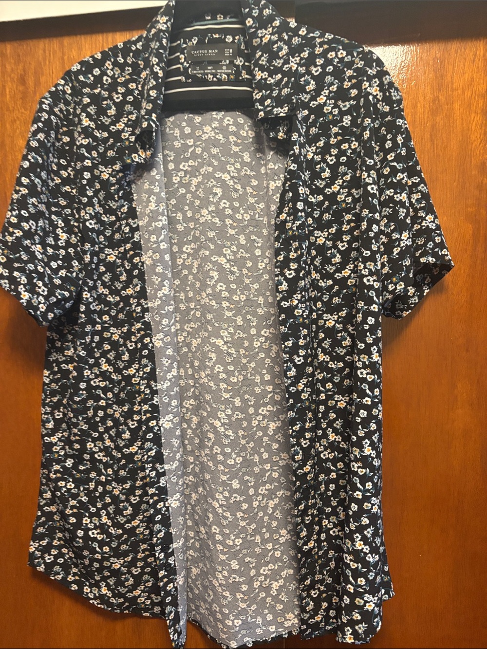 Casual Short-Sleeve Floral Button-Down Shirt - Black